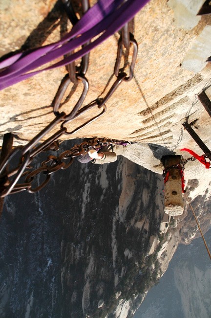 Climbing huashan 07