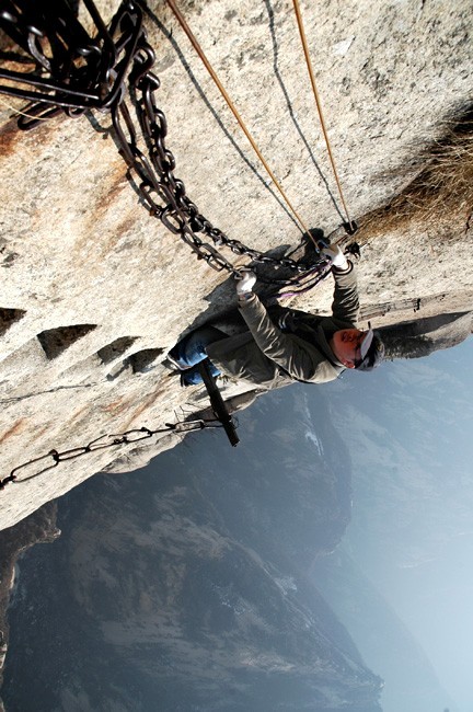 Climbing huashan 10