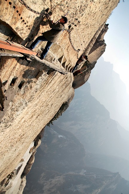 Climbing huashan 11