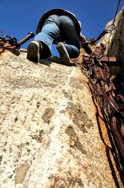 Climbing huashan 15