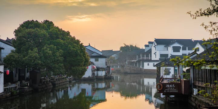 Canal and stone bridges in Tongli Water Town
