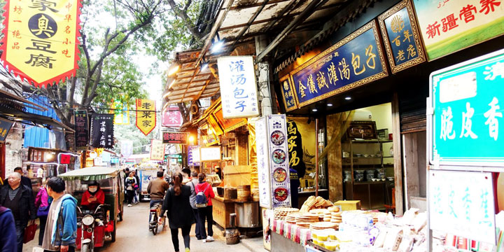 Xi’an food street illustrating meal-budget choices in China Xi’an food street illustrating meal-budget choices in China