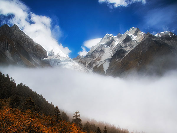 Hailuogou glacier and mountain valley in western Sichuan Hailuogou glacier and mountain valley in western Sichuan