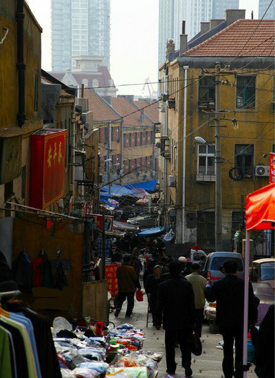 A brisk walk tour to see the old architecture in qingdao 08