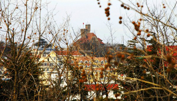 A brisk walk tour to see the old architecture in qingdao 09