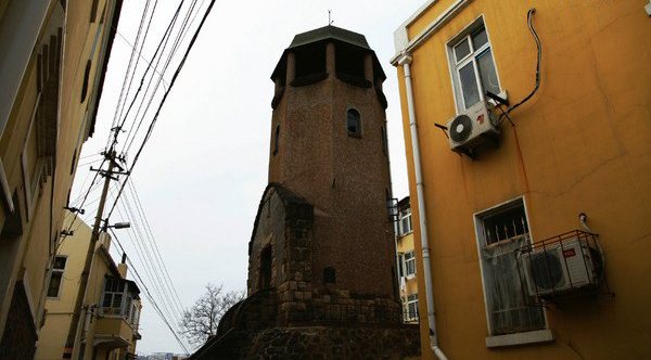 A brisk walk tour to see the old architecture in qingdao 10