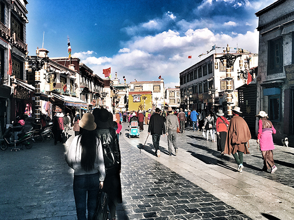 Local shoppers and vendors at Chongsaikang Market in Lhasa