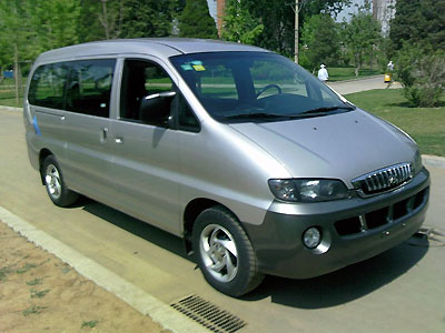 Private minivan for suburban transfers in China Private minivan for suburban transfers in China