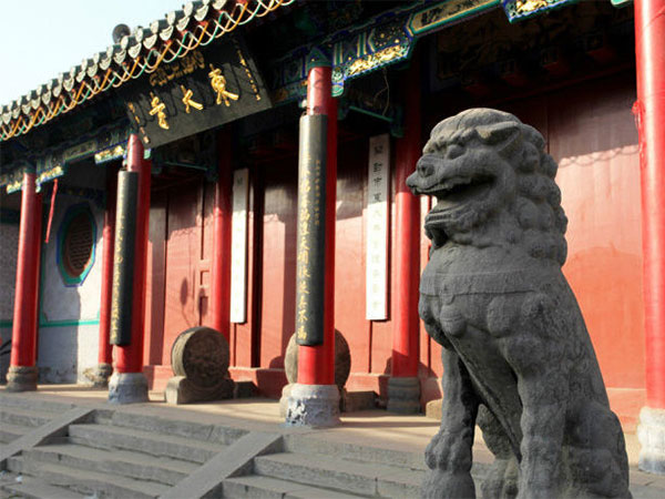Kaifeng East Mosque courtyard and prayer hall in Henan Kaifeng East Mosque courtyard and prayer hall in Henan