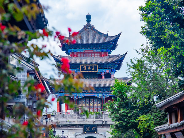 Dali Old Town with Cangshan in the background Dali Old Town with Cangshan in the background