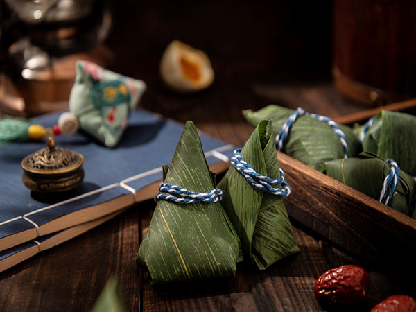 Leaf-wrapped zongzi glutinous-rice parcels