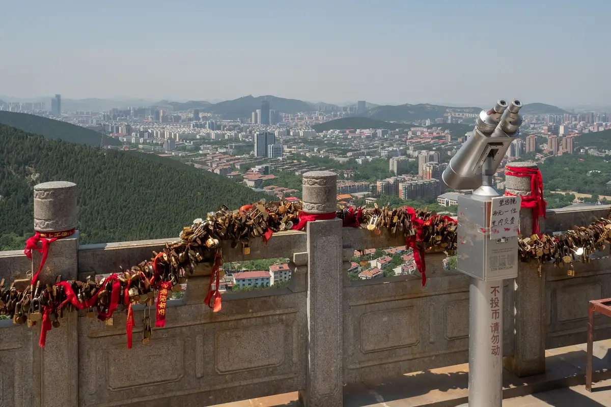 Thousand-Buddha Mountain