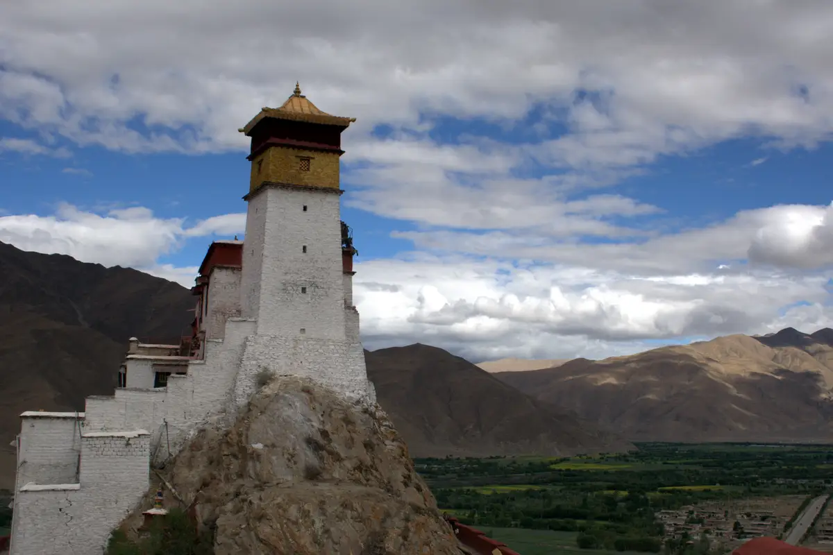Yumbulagang Palace