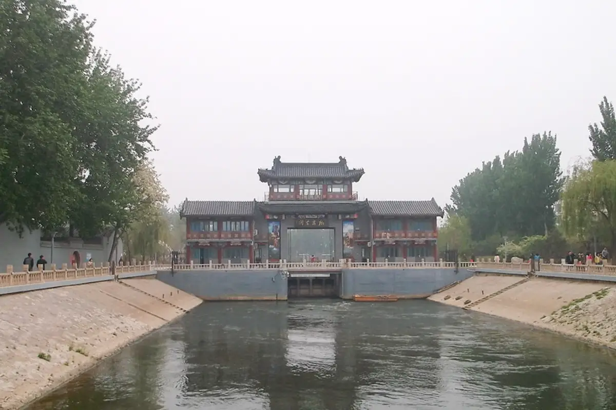 Longhu Ancient Village