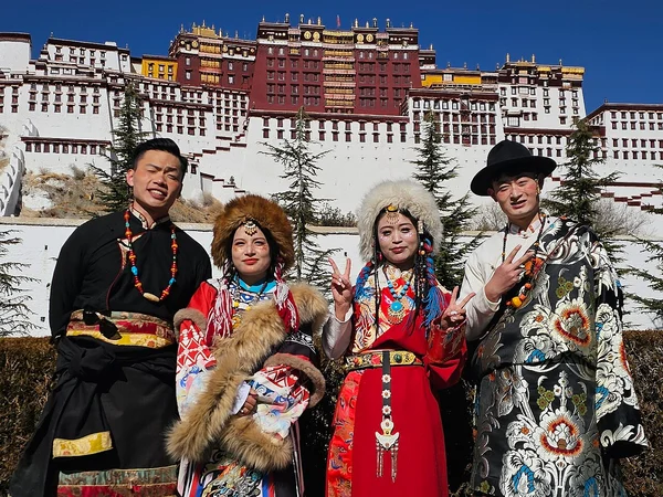 Historic Tibetan ceremonial clothing and accessories Historic Tibetan ceremonial clothing and accessories