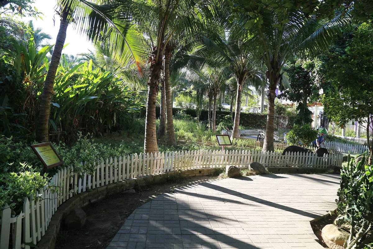6 Days Haikou & Sanya Sunny Tour — Xinglong Tropical Botanical Garden