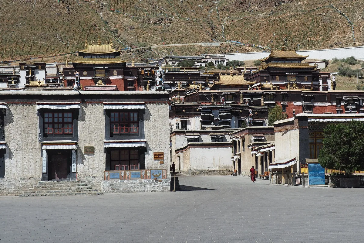 15 Days Expedition to Mt. Everest Base Camp — Tashilhunpo Monastery