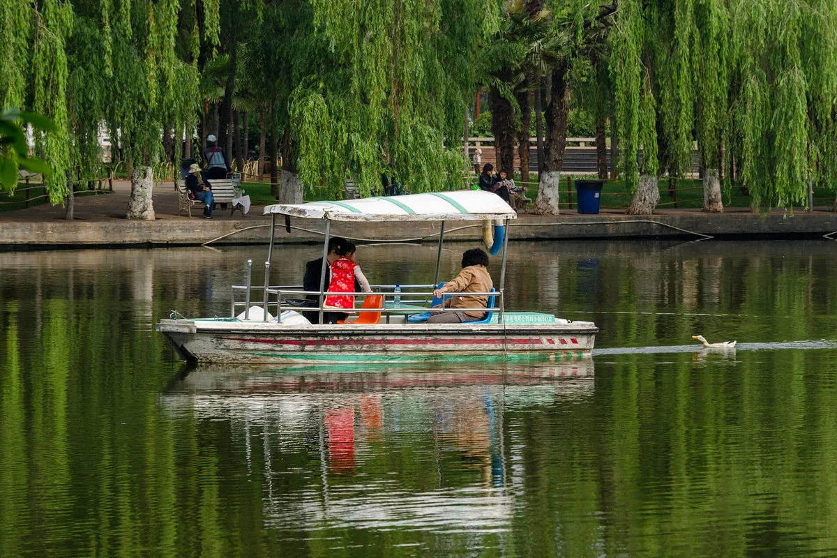 4 Days Kunming and Stone Forest Tour — Green Lake View