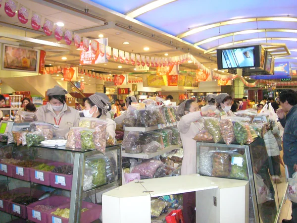 Retail displays inside a shop on Shanghai’s Nanjing Road Retail displays inside a shop on Shanghai’s Nanjing Road