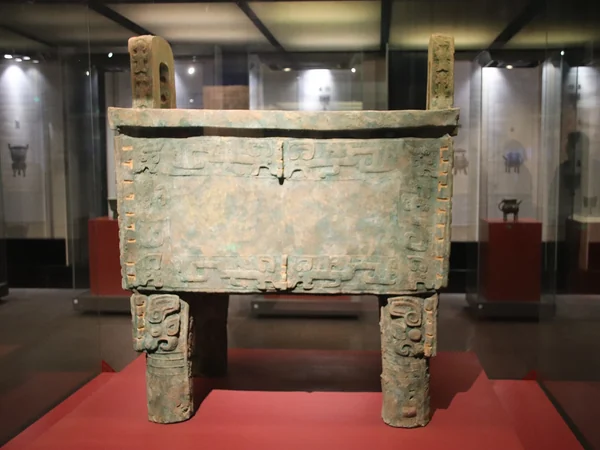 Large Shang-style bronze ding illustrating early Chinese craftsmanship