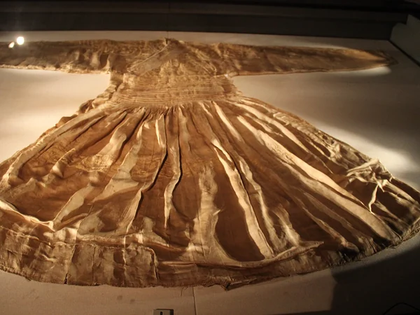 A Ming prince’s robe from the tomb of Zhu Tan in a museum display