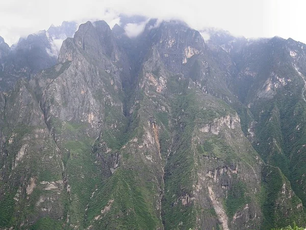 Tiger Leaping Gorge on a June route through Yunnan