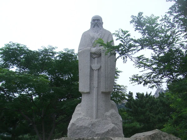 Statue of Wang Lang, legendary figure in praying mantis boxing
