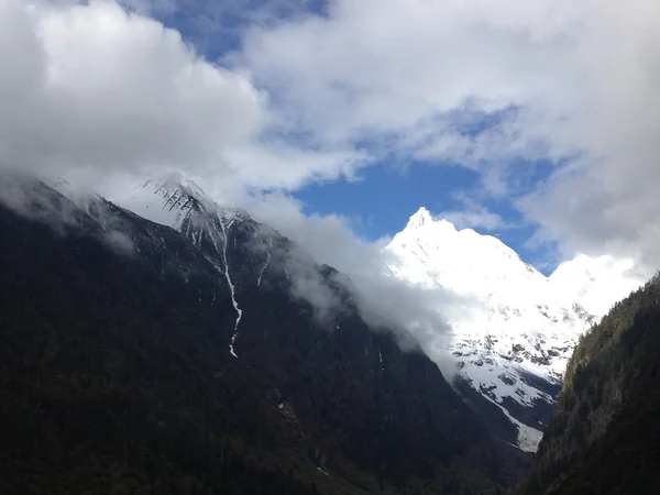 Meili Snow Mountain landscape near eastern Tibet and Yunnan Meili Snow Mountain landscape near eastern Tibet and Yunnan