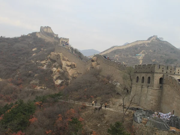 Weathered Great Wall ridge illustrating the terrain for day-pack planning