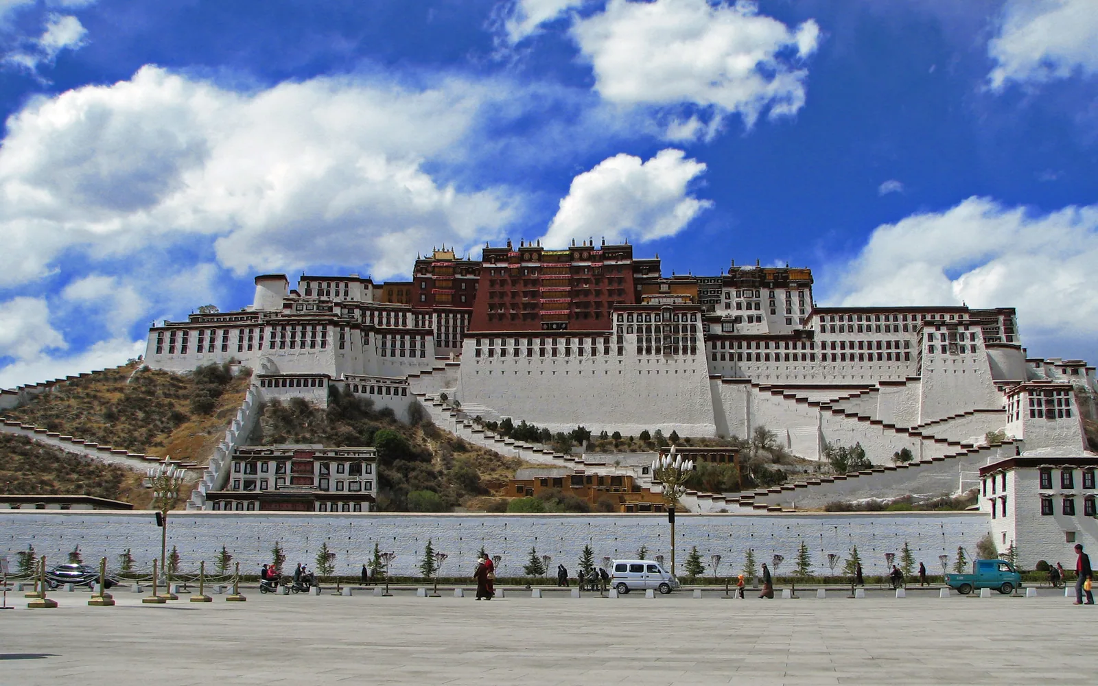 Arrive in Lhasa skyline — Day 1 of 5 Days Lhasa Group Tour with Yamdrok Lake