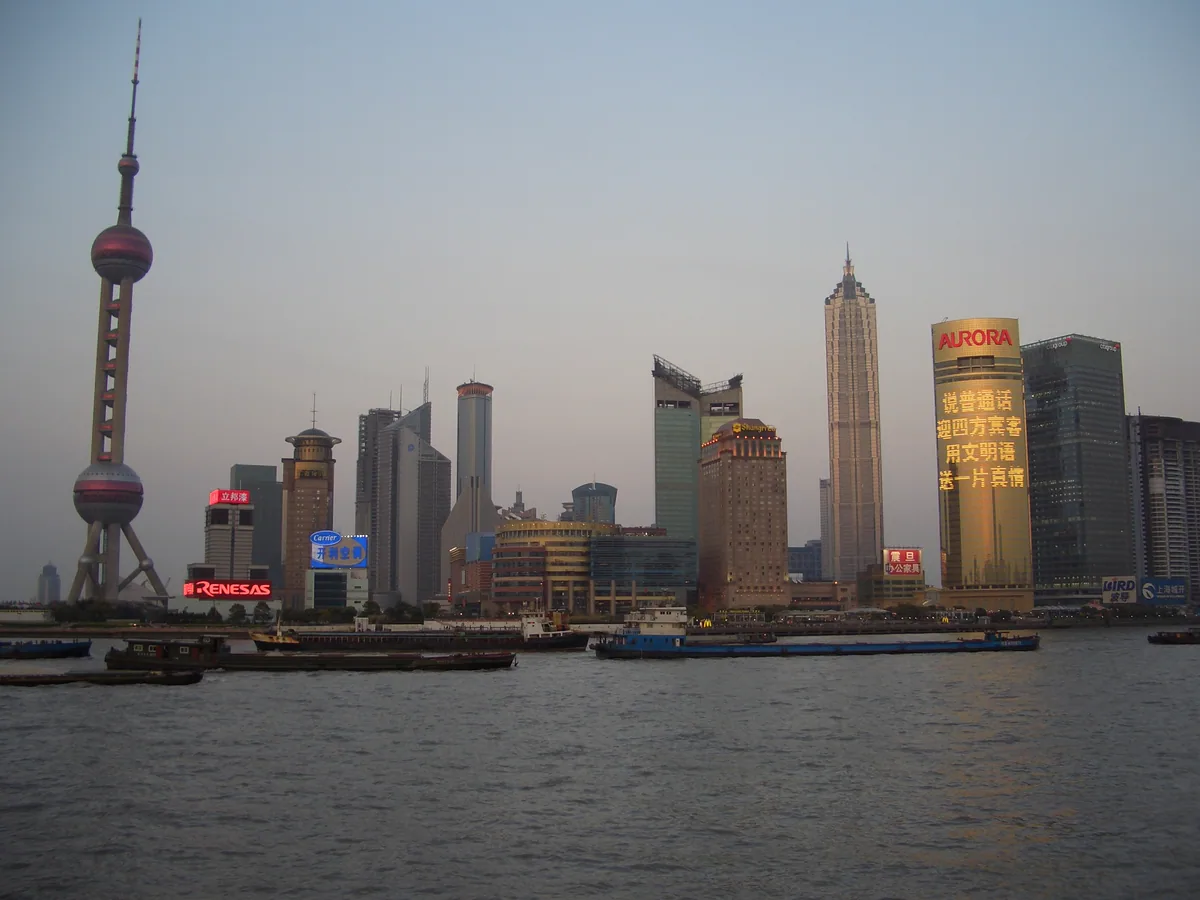 The Bund and Pudong skyline — China Tours