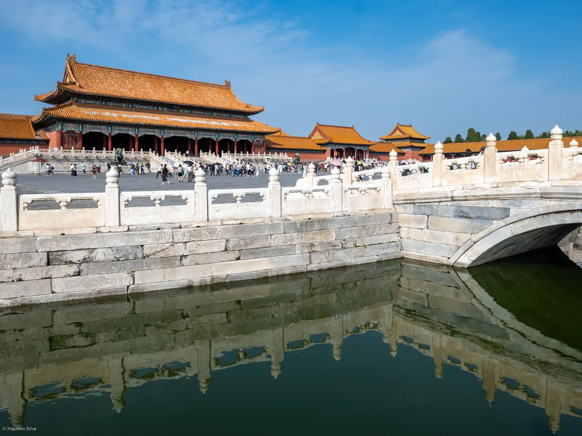 Forbidden City courtyard with visitors — China Tours