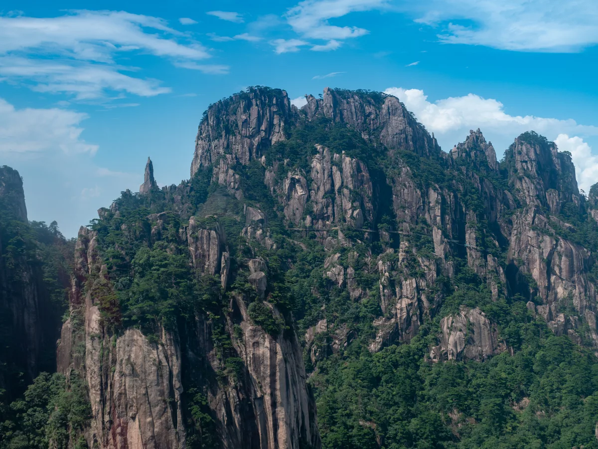 Yellow Mountain peaks and clouds — China Tours