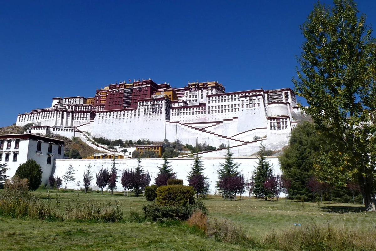 Potala Palace in Lhasa — China Tours from Malaysia