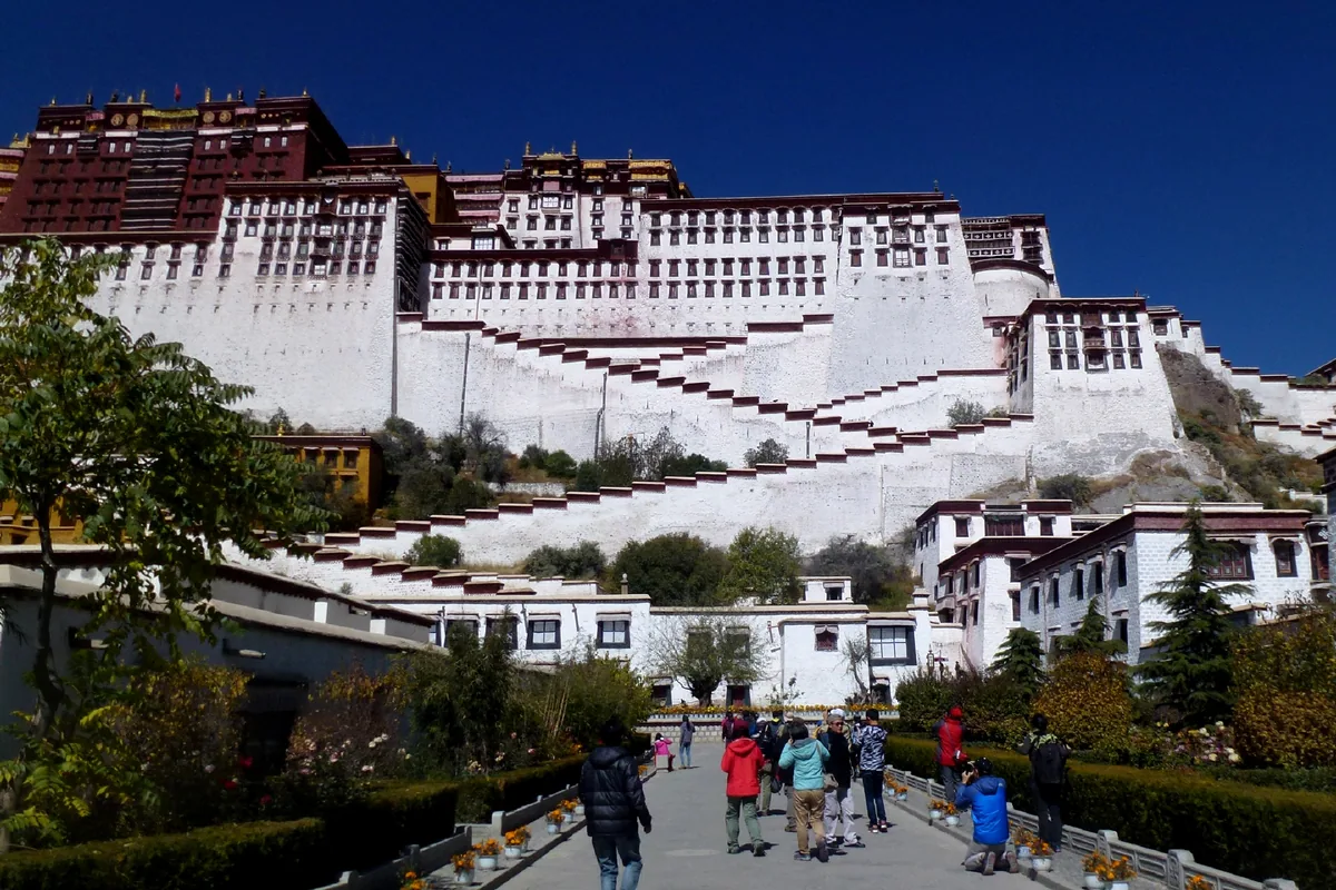 Potala Palace in Lhasa — China Tours from Singapore