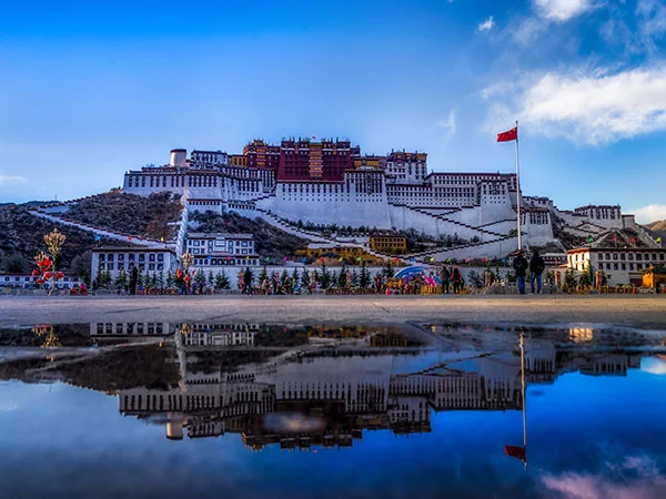 Potala Palace in Lhasa travel experience