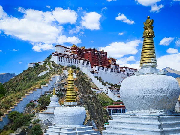 Potala Palace in Lhasa travel experience
