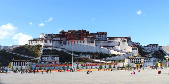 Potala Palace in Lhasa travel experience
