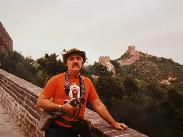 Independent traveler photographing the Badaling Great Wall