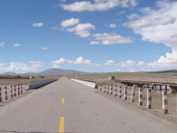 Tongtian River Bridge on the high plateau