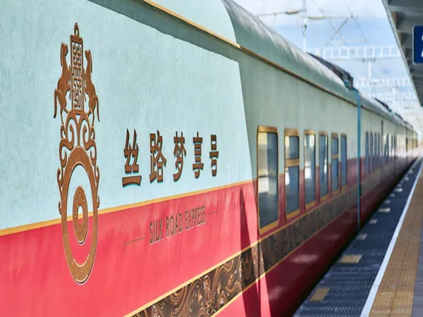10 Days Xingjiang-Gansu-Qinghai Classic Silk Road Tour - Silk Road Express Train