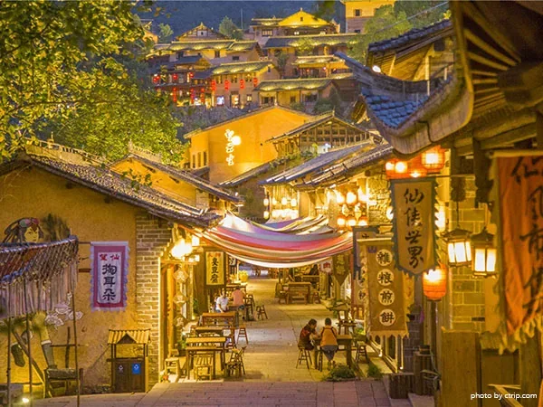 4 Days Wonderland Tour of Yellow Mountain & Wangxian Valley - Wangxian Valley Ancient Town Street