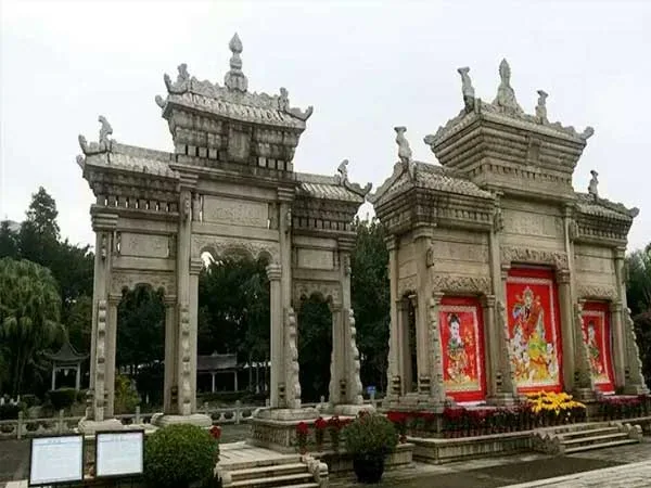 6 Days Hong Kong to Zhuhai & Macau the Greater Bay Area Tour - Meixi Royal Stone Archways