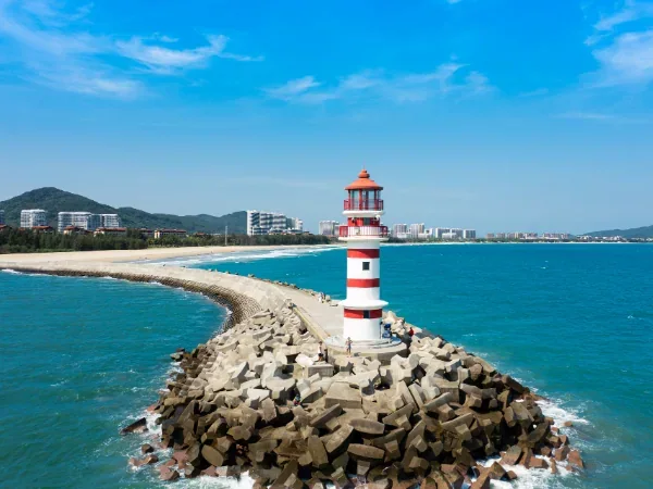 6 Days Sanya, Baoting and Wanning Highlights Tour - Wanning Shenzhoubandao Light Tower