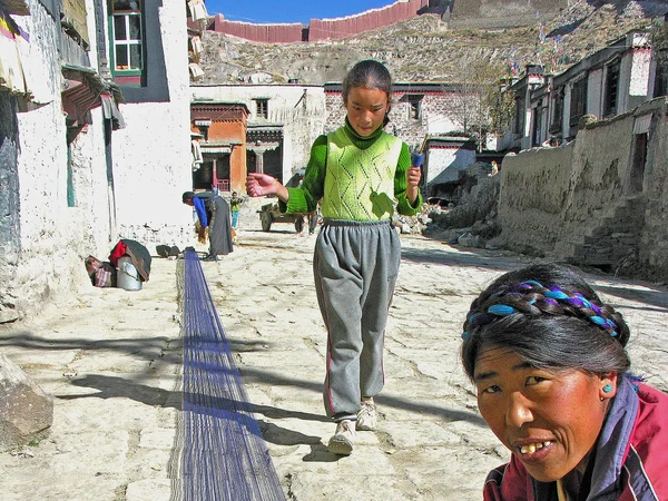 Handwoven Tibetan wool cloth and yarn Handwoven Tibetan wool cloth and yarn