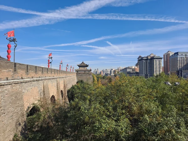 Broad top of Xi’an City Wall used for walking and cycling