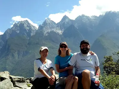 International hikers overlooking Tiger Leaping Gorge in Yunnan