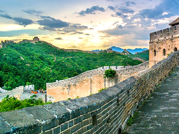 Jinshanling Great Wall crossing green mountain ridges