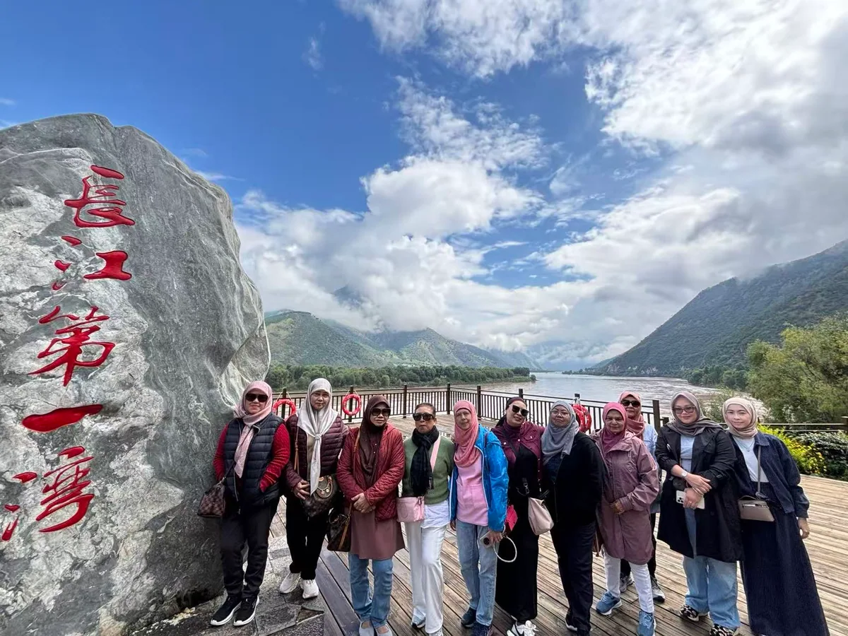 Yunsky home why travelers first bend yangtze