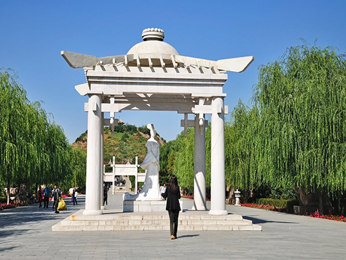 Zhaojun Tomb Zhaojun Tomb